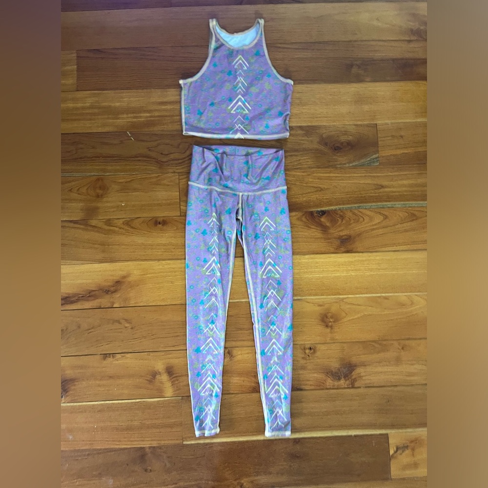 Brand new TEEKI yoga set. NWOT XS/S perfect condition